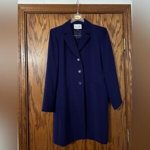 Le Suit Dark Purple Women’s size 12 Petite Jacket and Skirt Suit.  EUC